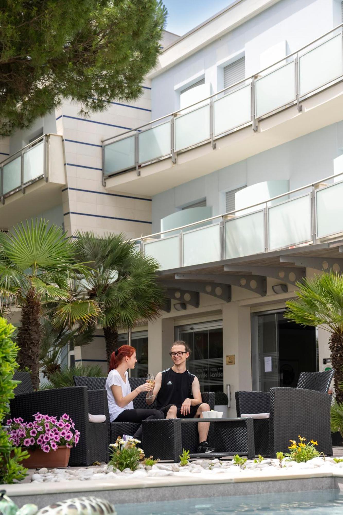 נומאנה Hotel Kon Tiki מראה חיצוני תמונה